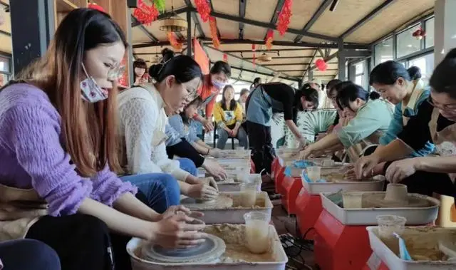 生活用品趣味小玩法_有趣的生活用品游戏_益智游戏有趣的生活用品教案