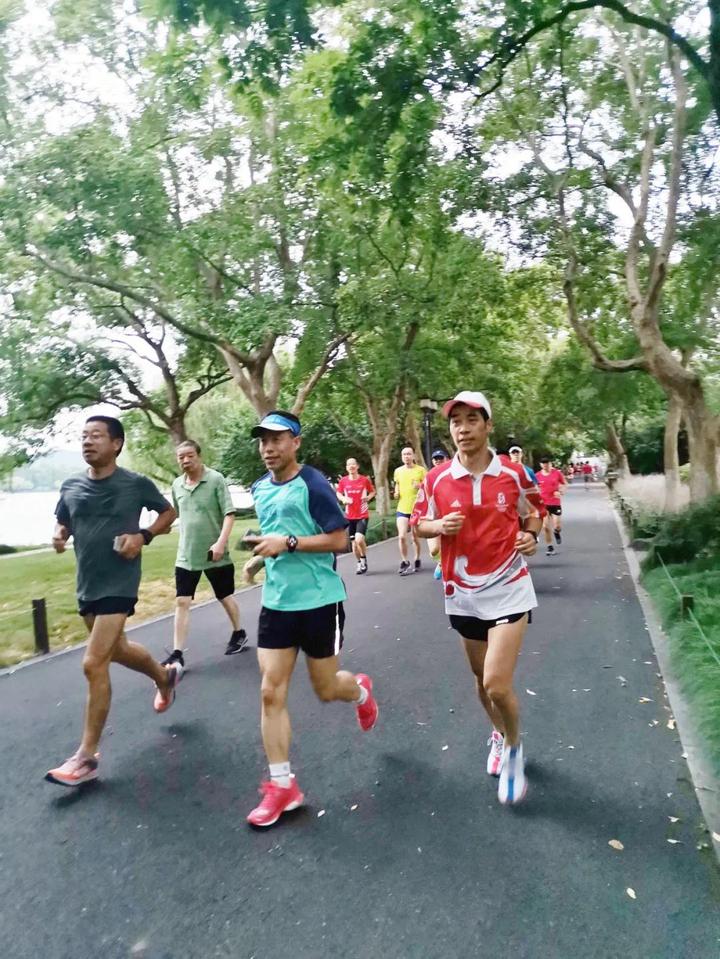 马拉松杭州冠军是谁_马拉松杭州2024_2017 杭州马拉松