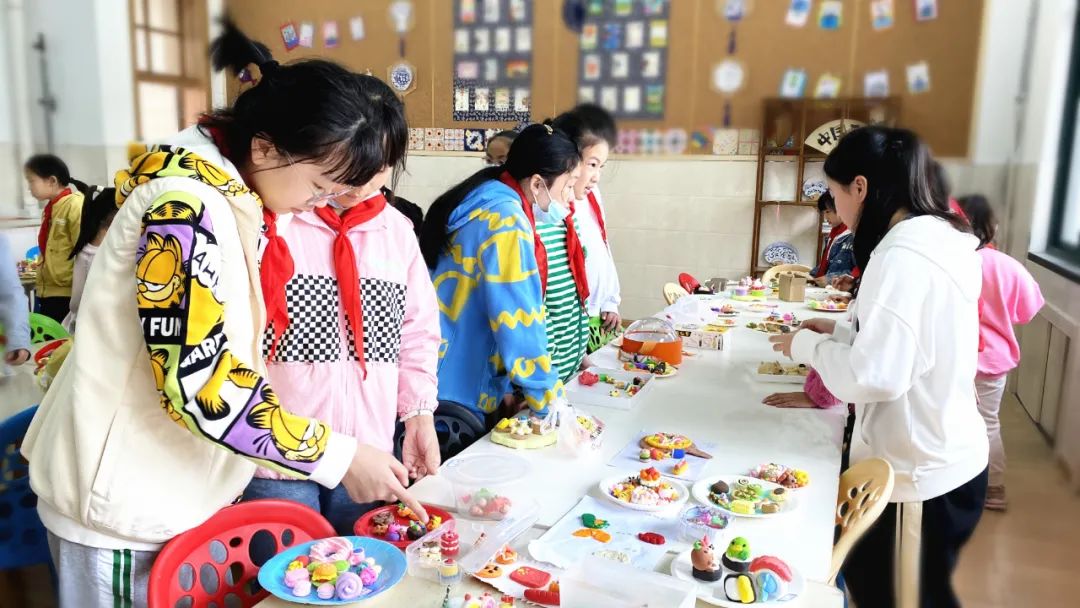 橡皮泥手工制作餐具_橡皮泥手工餐具_营养餐橡皮泥手工制作